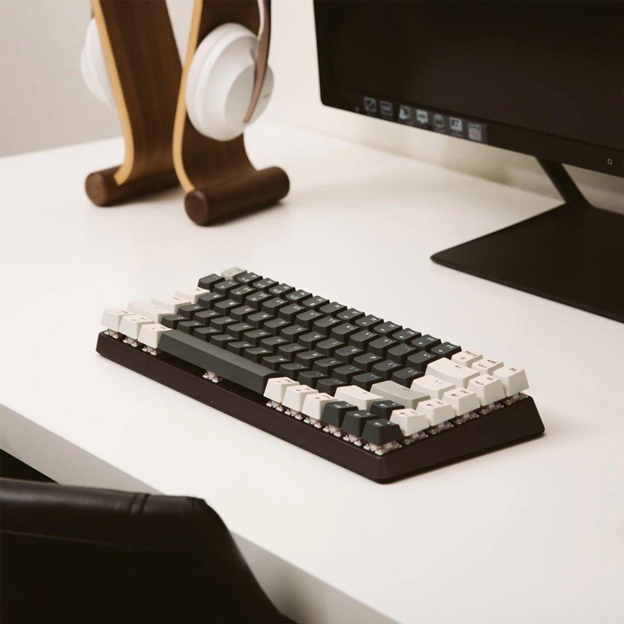 Azio Cascade Wireless Backlit Mechanical Keyboard, G-Pro Brown Switch, Space Gray Base, Gray KC - Galaxy Dark CRG2G201